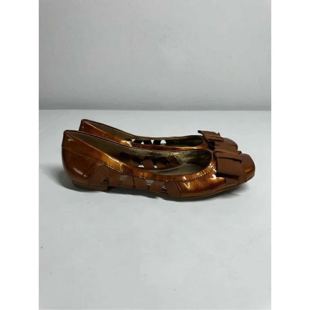 Vince Camuto Camel Brown Patent Leather Flats Ribbon Bows Size 8,5